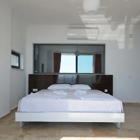Escalade Villa Kas