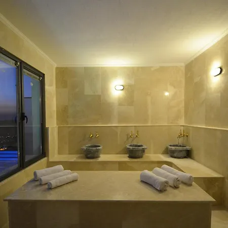 Escalade Villa Kas