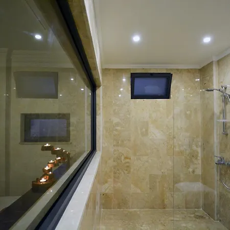 Escalade Villa Kas