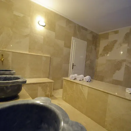 Escalade Villa